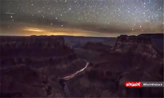ویدئویی زیبا از آسمان در شب
