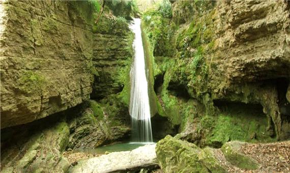 آبشار سنگ نو در بهشهر