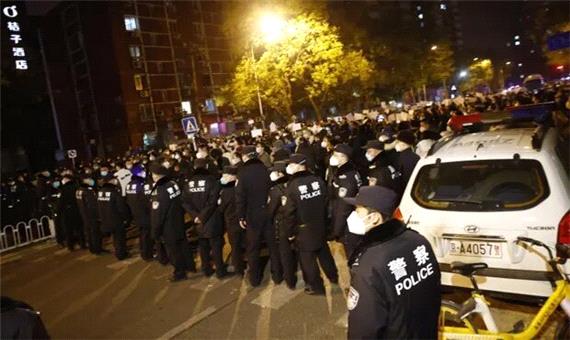 رویترز: پلیس چین موبایل افراد را بررسی می‌کند تا مطمئن شود که از تلگرام یا فیلترشکن استفاده نمی‌کنند