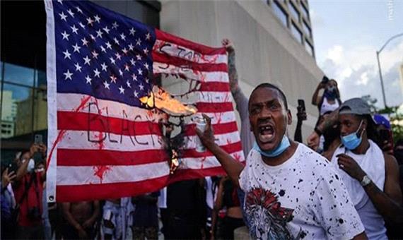 ادامه اعتراضات در آمریکا بخاطر قتل جوان سیاهپوست
