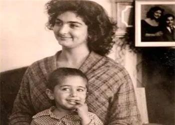 وقتی مردم میفهمیدند پسر مهوش هستم حیرت میکردند، بعضیها هم طعنه میزدند