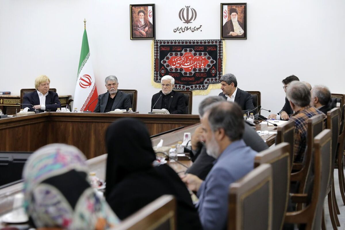 در نشست اهالی فرهنگ و هنر با معاون اول رئیس‌جمهور چه گذشت؟