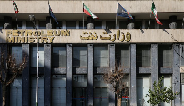 عضو کمیسیون انرژی: انتصابات جدید در وزارت نفت خلاف قانون است