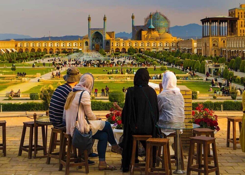 وزیر گردشگری: تا پایان امسال درآمد گردشگری ایران به ۱۰ میلیون دلار می‌رسد