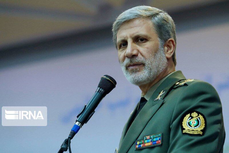فرمانده کل ارتش: نیروهای مسلح با آمادگی کامل در برابر تهدیدات دشمن ایستاده‌اند