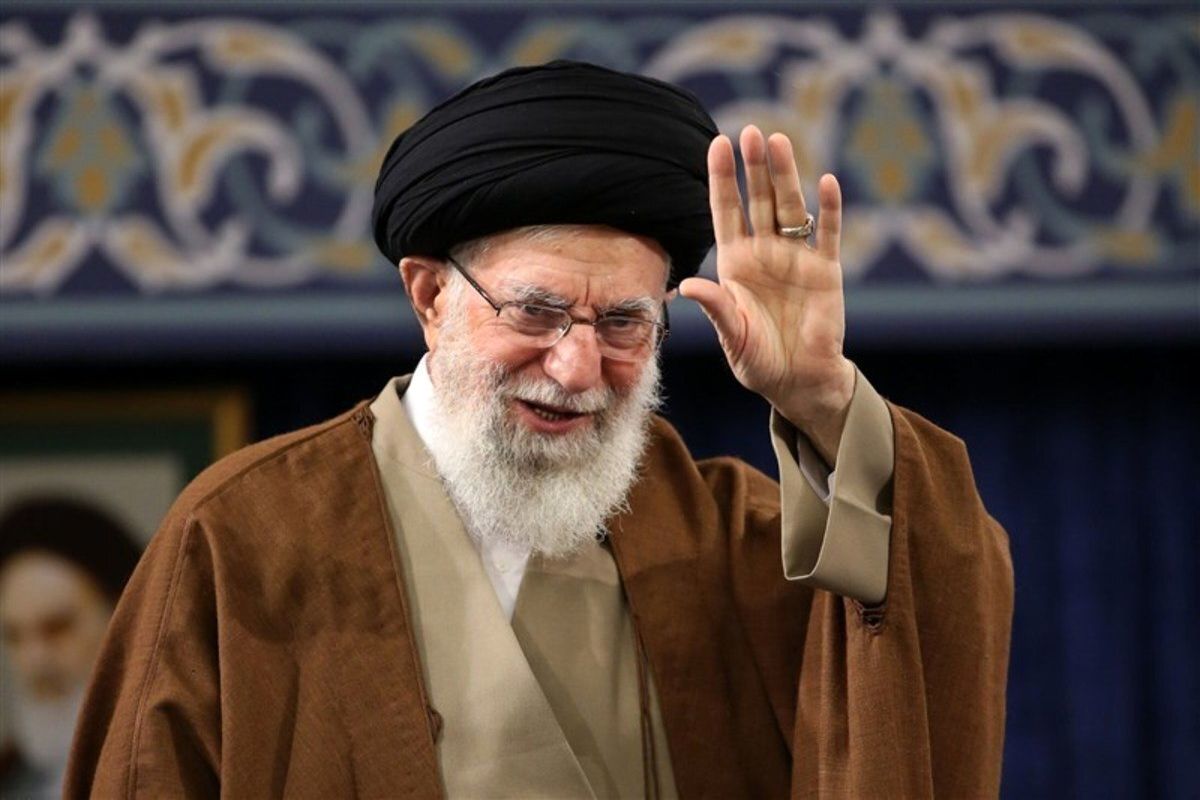 رهبر انقلاب: عامل وحدت ملت ایران همچنان باقی است