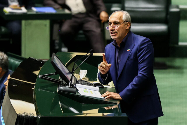 پورمحمدی: ۶ میلیارد دلار بنزین وارد می کنیم