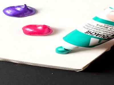 یک طراحی زیبا روی قلب سپید