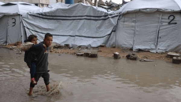 آنروا: ساکنان غزه در آستانه یخ زدن قرار دارند