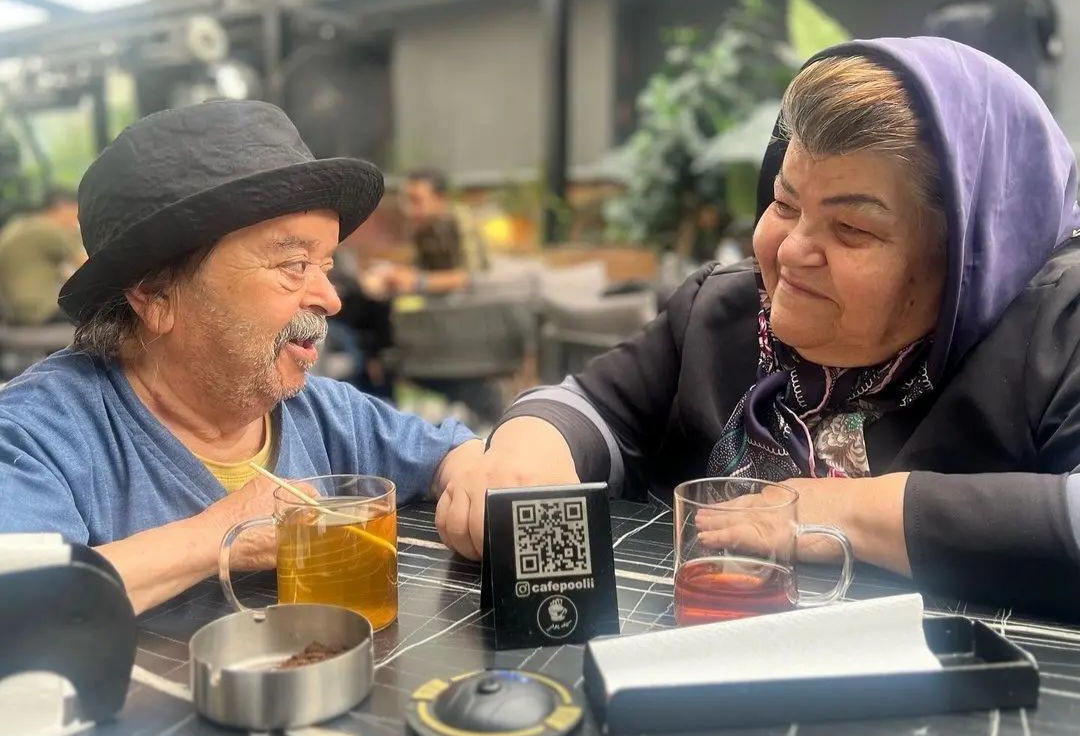 جشن تولد ساده بازیگر کوتاه قامت ایران در کنار خانواده‌اش