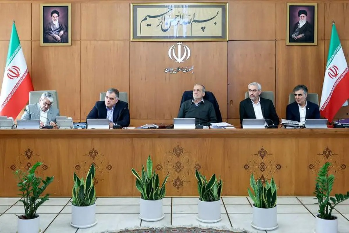 تاکید رئیس‌جمهور بر تسریع در اجرای قرارداد توسعه میدان نفتی آزادگان