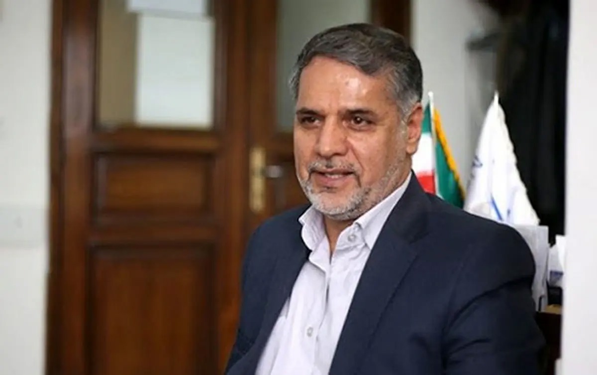 انتقاد نقوی حسینی از نشست پزشکیان با مجموعه‌های سیاسی؛ چه سودی برای مردم دارد؟