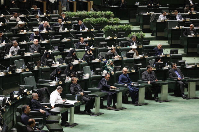 دستورکار کمیسیون‌های مجلس؛ از بررسی طرح تشکیل «وزارت بحران» تا نظارت بر اجرای راهبرد «حجاب»