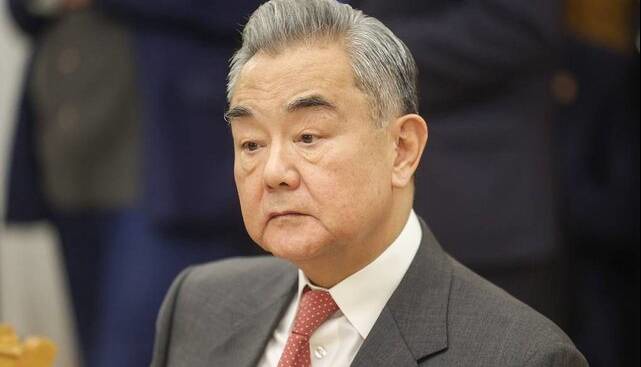 وزیر امور خارجه چین: روابط پکن با روسیه قدرتمندتر و با آمریکا به ثبات رسیده است