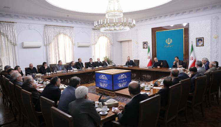 اتخاذ ۴ تصمیم مهم دولت و مجلس برای حمایت از بازار و فعالان اقتصادی