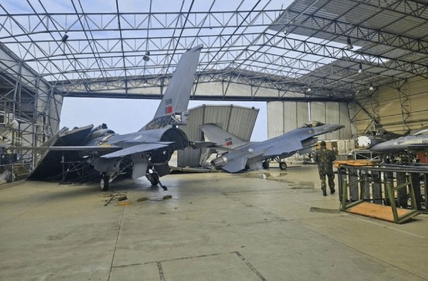 آسیب طوفان به جنگنده‌های آمریکا