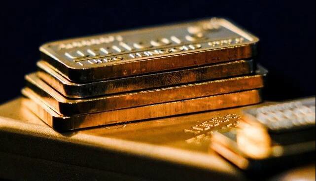 طلا در بازارهای جهانی سقوط کرد
