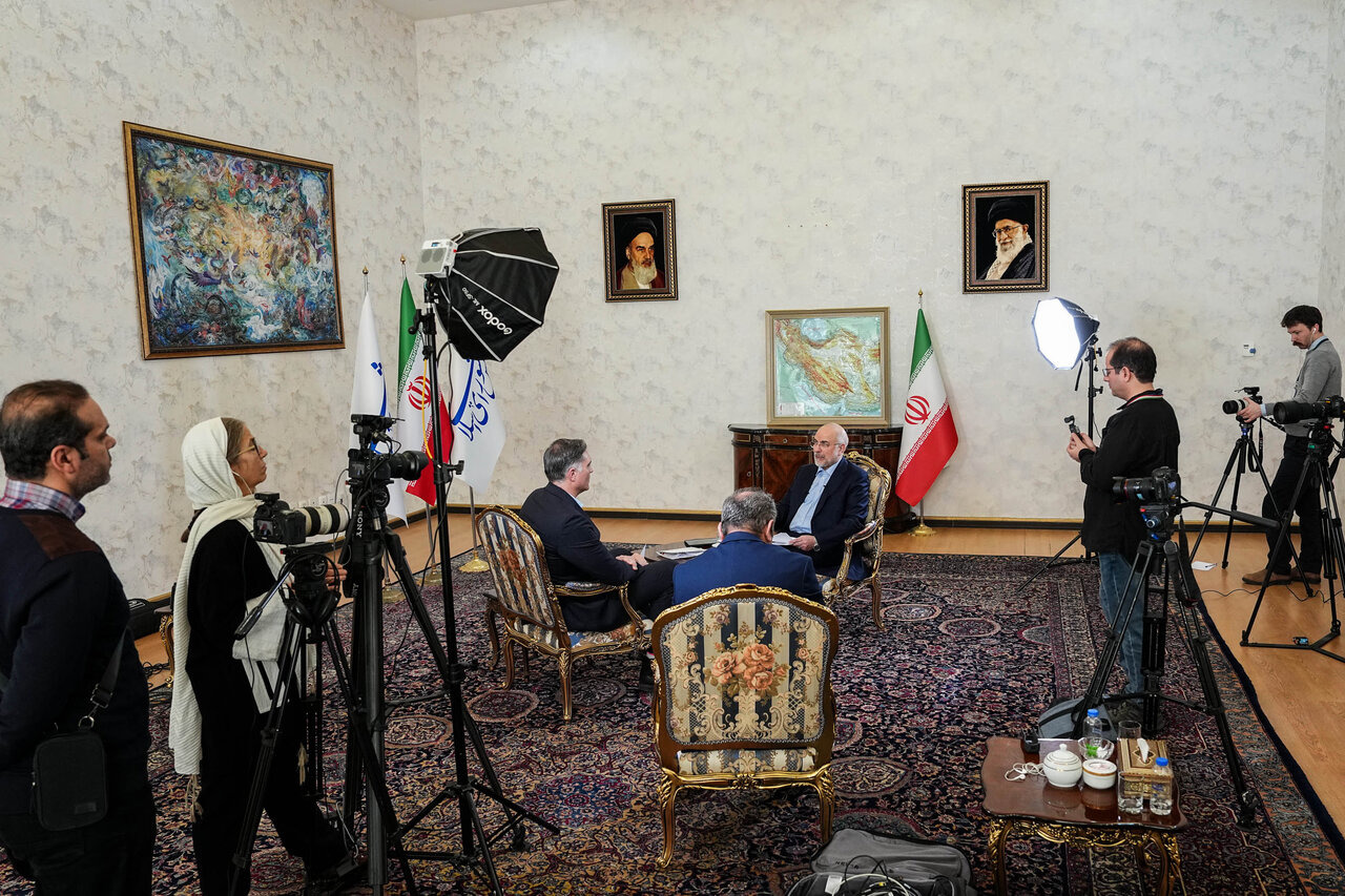 سرمقاله فرهیختگان/ نارنجک توی تحریریه