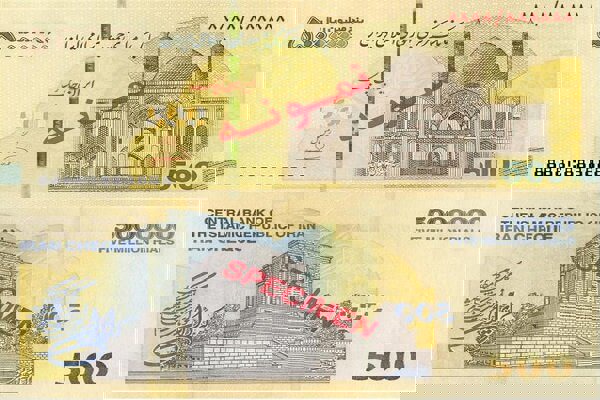 ایران چک ۵۰۰ هزار تومانی در شبکه بانکی توزیع شد