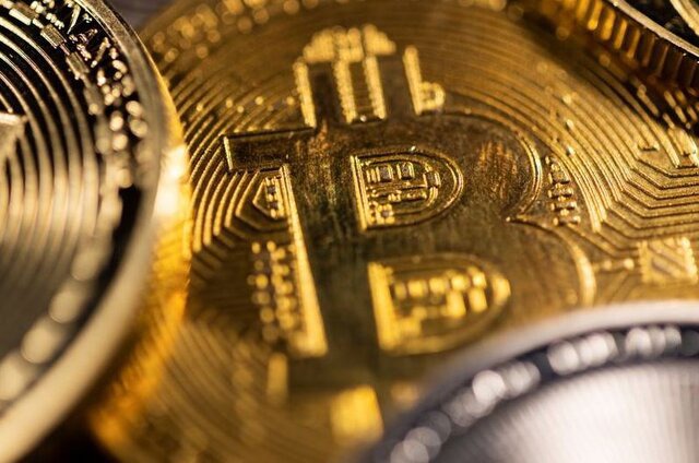 ریزش بیت‌کوین به زیر ۷۰ هزار دلار؛ چه شد که بازار شکست؟