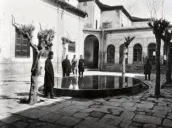 سفر به عصر قاجار؛ از «حرکات ورزشی در باران» تا «نمایش بندبازها»