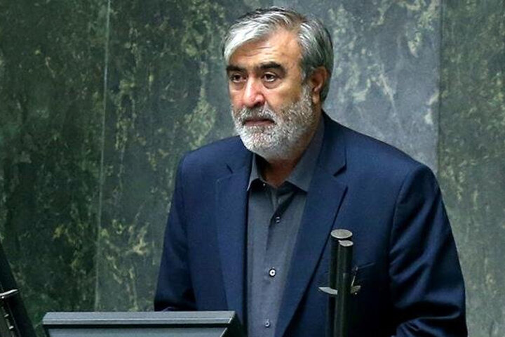 واکنش رئیس کمیسیون امنیت ملی به حضور فرمانده سنتکام در مذاکرات