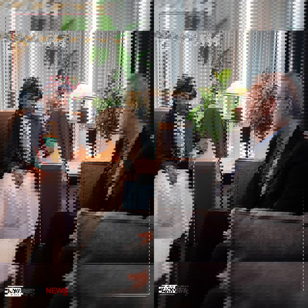 دیدار معنادار لاریجانی با مقام یمنی/ سخنگوی انصارالله: ایران به رهبری آیت‌الله خامنه‌ای، شتابان به مسیر خود ادامه می‌دهد