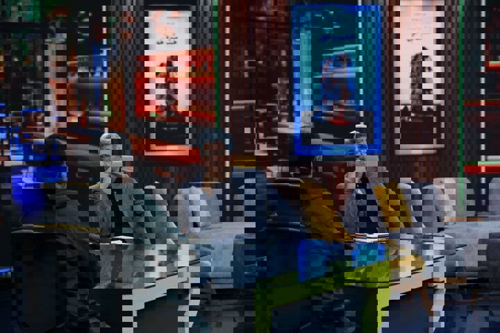 مستند «خشت و خون» به آنتن شبکه افق رسید