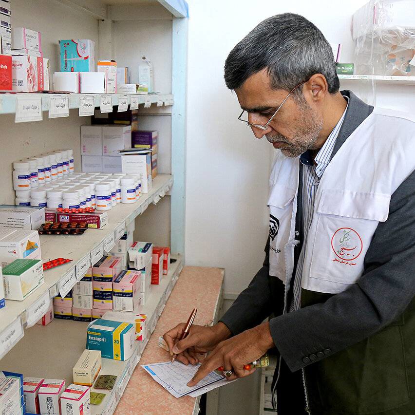 معاون وزیر بهداشت: ارز ترجیحی دارو حذف نمی‌شود