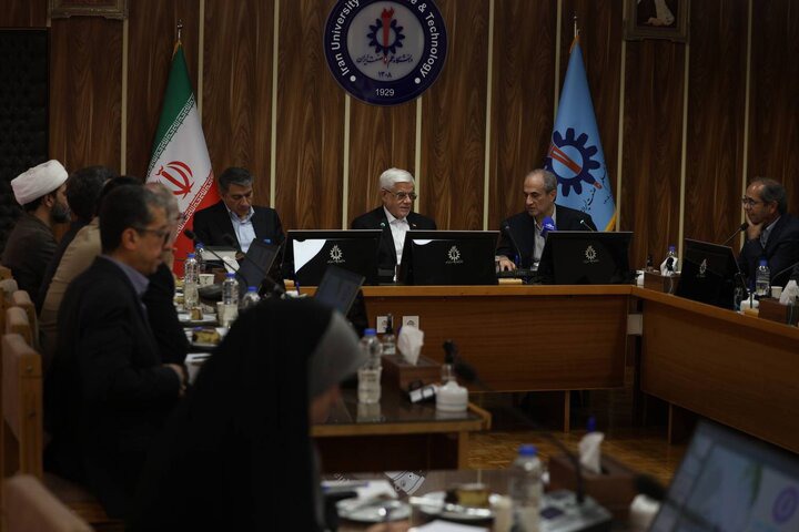عارف: باید زمینه بازگشت نخبگان و استادان به ایران را فراهم سازیم