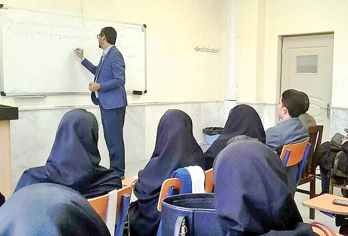 سرمقاله شرق/ مسئله دستمزد و خطر جماعت‌گرایی استادان دانشگاه