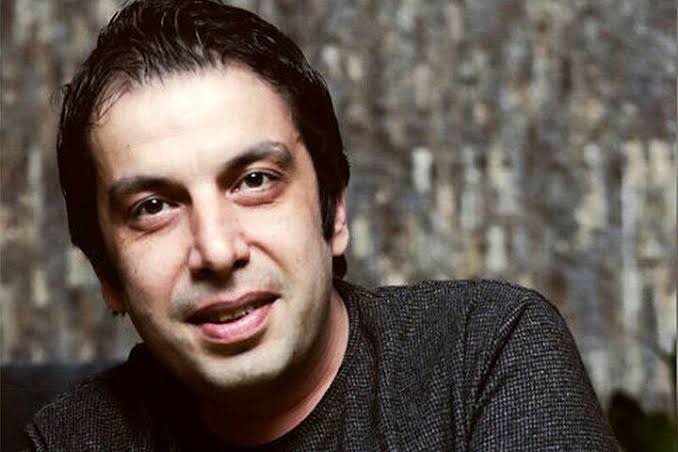 عباس جمشیدی‌فر: دو سال پیاپی برای جشن حافظ کاندید شدم، اما به رضا عطاران و پارسا پیروزفر باختم