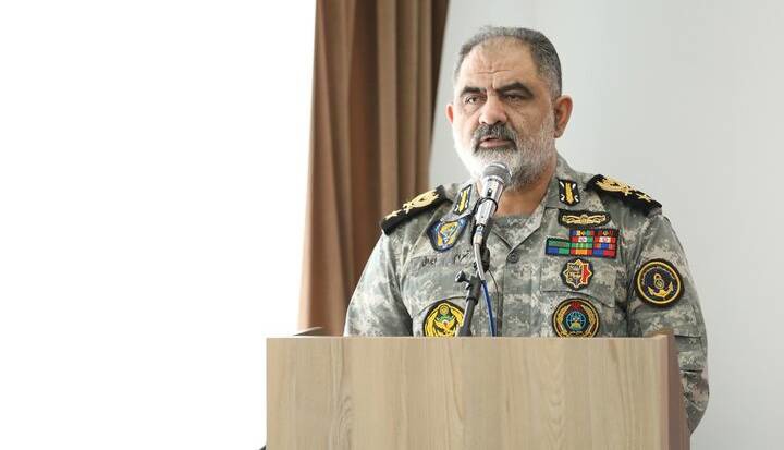 دریادار ایرانی: نیروی دریایی ارتش با اقتدار مأموریت‌های خود را ادامه خواهد داد