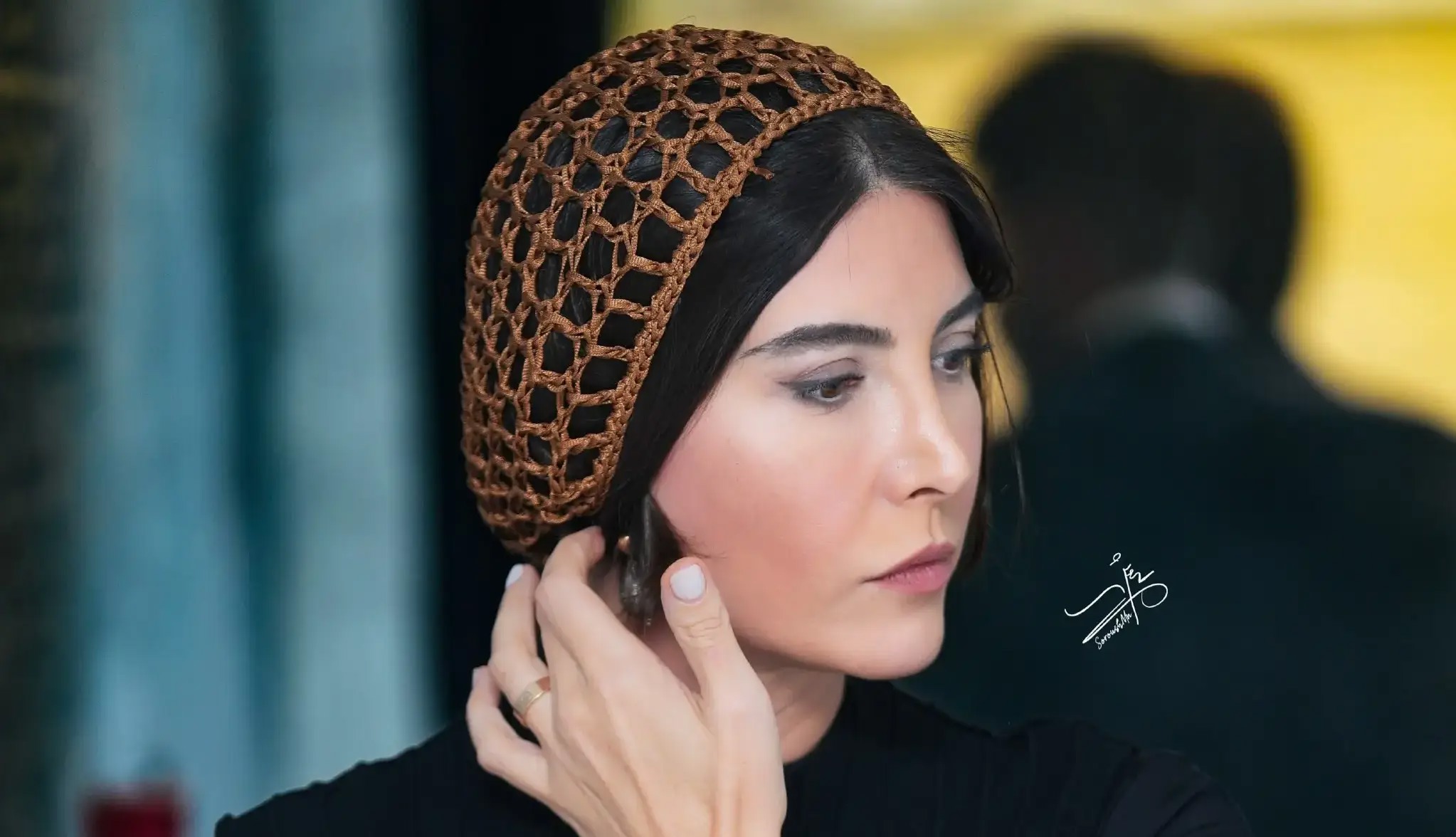 چهره ها/ فریبا نادری با استایلی مینیمال و مونوکروم آفتابی شد