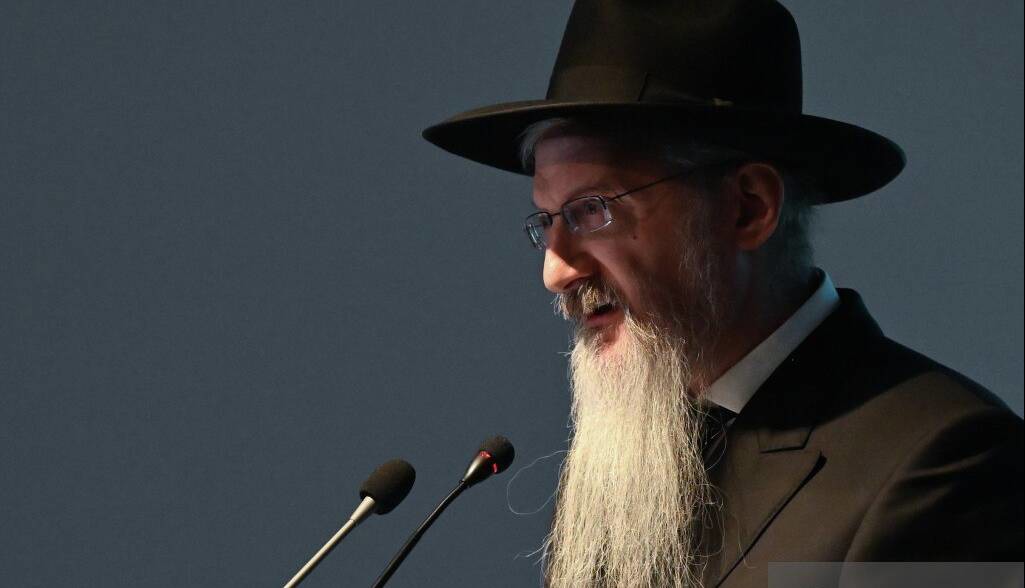 خاخام اعظم روسیه: مسکو می‌تواند نقش بسیار چشمگیری در برقراری صلح در جهان ایفا کند