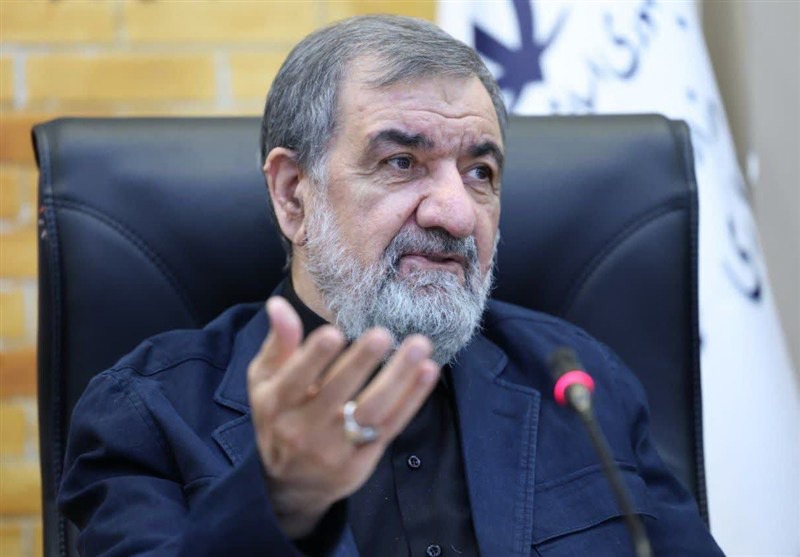 محسن رضایی: ایران در برابر هیچ تهدیدی از حقوق خود عقب‌نشینی نمی‌کند