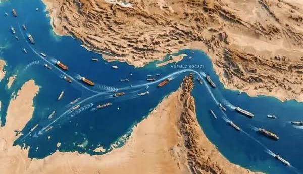 وال استریت ژورنال: ترافیک کشتیرانی در تنگه هرمز پنج برابر کاهش یافته است