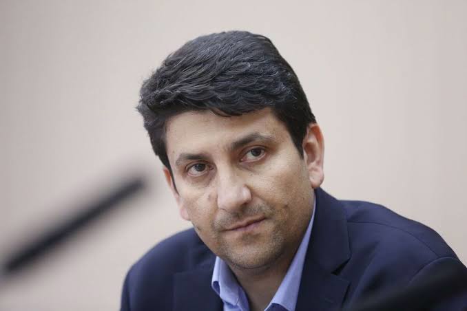 وزیر ارتباطات: یک «اقلیت» فکر می‌کند با محدودسازی و مسدودسازی در دوران هوش مصنوعی می‌شود صحنه را مدیریت کرد