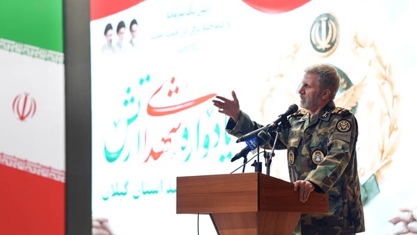 فرمانده کل ارتش: با اقتدار در برابر دشمنان خواهیم ایستاد | آخرین خبر