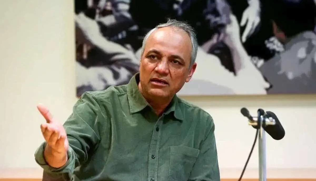زیدآبادی: فحشی باقی نمانده که تندروها نثار پزشکیان نکرده باشند