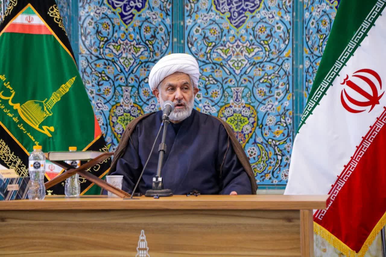 طائب: اگر دشمن درخواست مذاکره کرد، باید با قدرت با او وارد گفت‌وگو شد