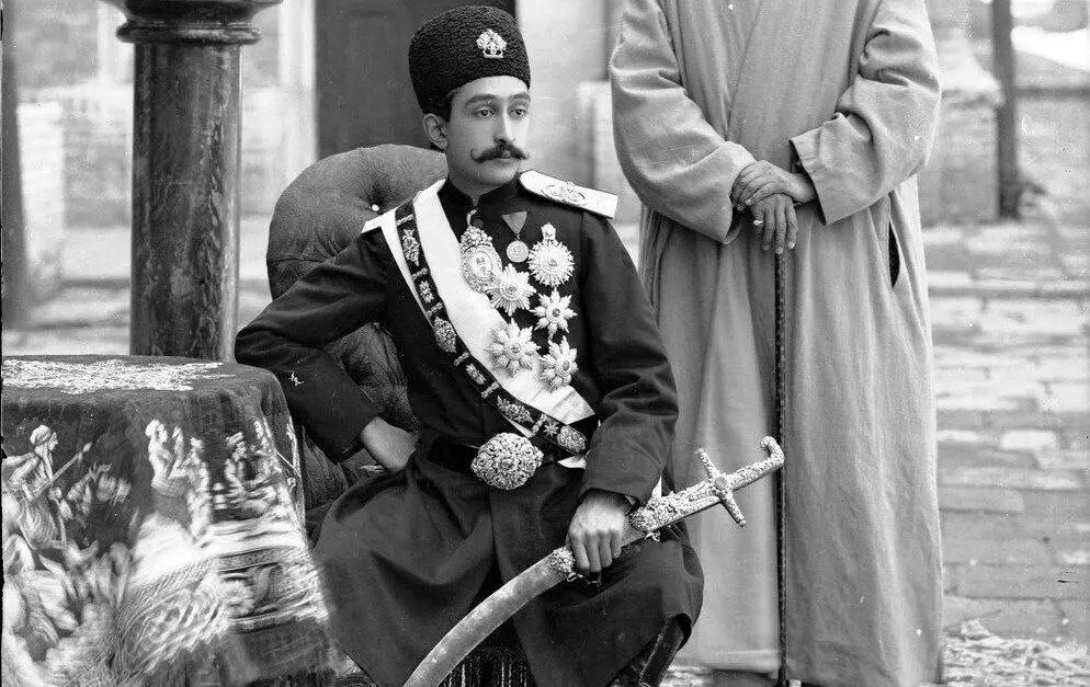آگهی عجیب در روزنامه کیهان | مجلس چهلم برای پسر مظفرالدین‌شاه! | عکس