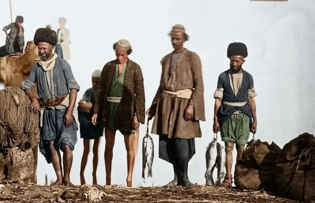 سفر به عصر قاجار؛ از «خیابان لاله‌زار» تا «جاده امامزاده هاشم»
