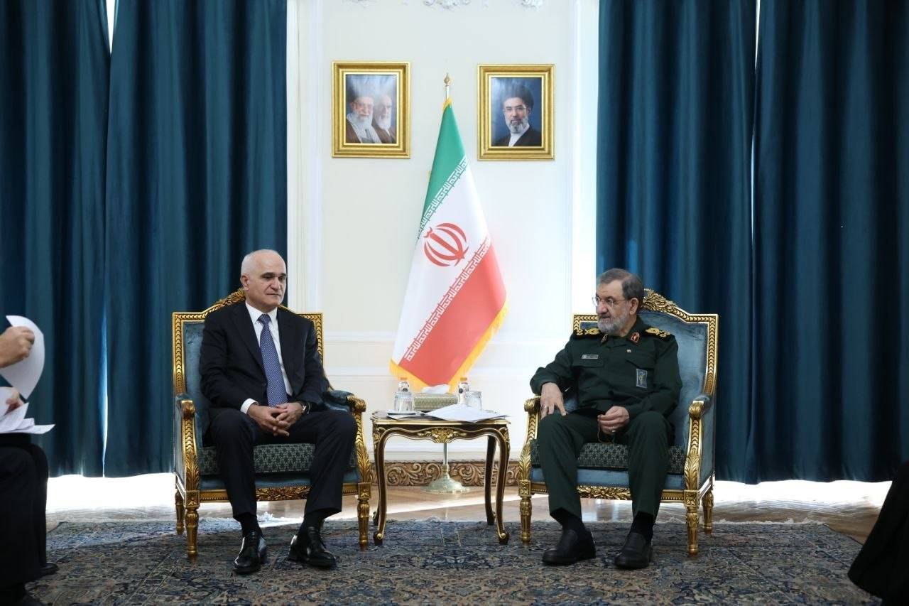 سرلشکر رضایی در گفت‌وگو با نخست‌وزیر جمهوری آذربایجان: ما شروطمان را گفتیم اما ترامپ قادر به تصمیم‌گیری نیست