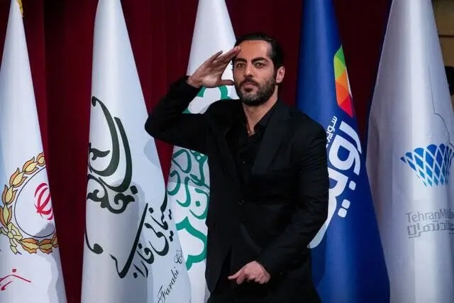 اوج احترام نوید پورفرج، زمانی که مهم‌ترین جایزه‌اش را به یارش هدیه کرد/ ویدئو