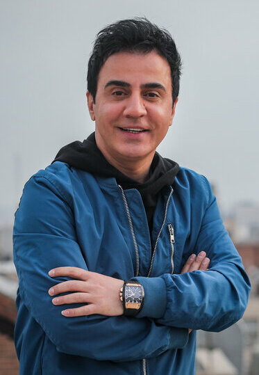 عموپورنگ برای قدردانی از بچه‌های اصفهان نوشت: بچه‌های اصفهان دمتون گرم