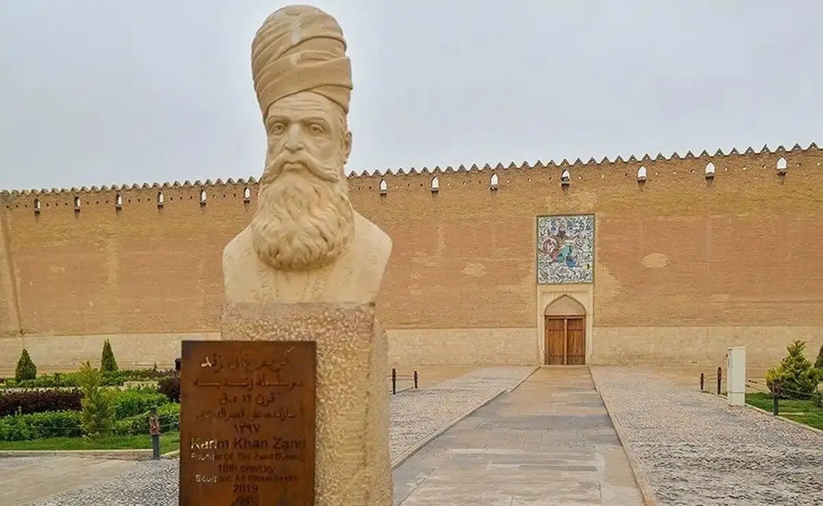 آیا کریم خان زند واقعا یک لر بی‌سواد بود؟