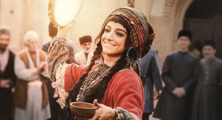 کنایه‌های تند و بی‌محابای خانم بازیگر به سکانس جنجالی سریال سرخ و سیاه/ ویدئو