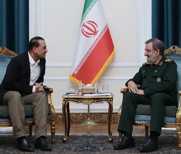 ادعای ارم نیوز: ترامپ از طریق عاصم منیر، پیامی شفاهی برای ایران، فرستاد