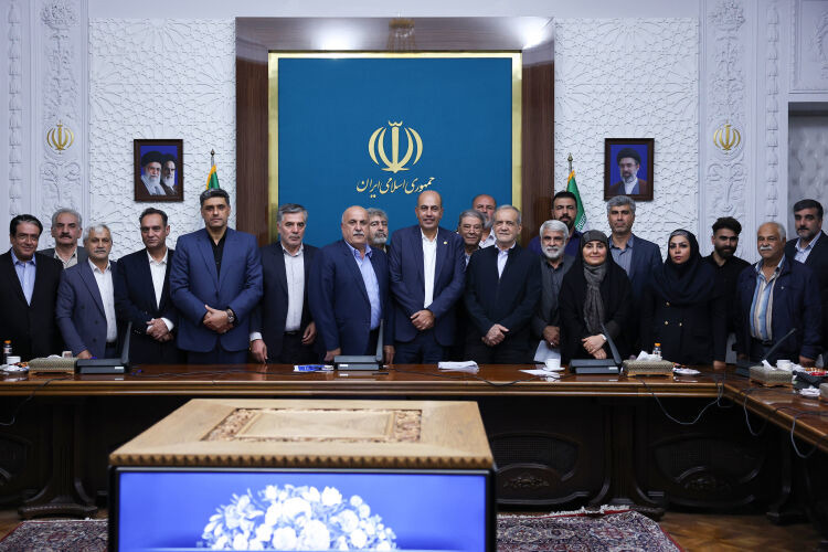 پزشکیان: عملکرد رانندگان در جنگ ۴۰ روزه جلوه‌ای از تعهد و مسئولیت‌پذیری ملی بود